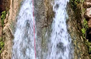 Immagine nº 3 di Muscat: avventura di canyoning nel Wadi Mibam con discesa in corda doppia attività a Regione al-Sharqiyya, caricata dal fornitore