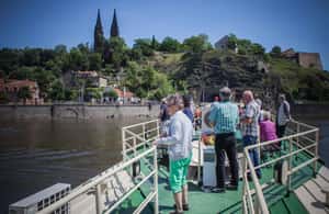 Prag içindeki Prag: Vltava Nehri üzerinde 2 saatlik unutulmaz bir yolculuk. etkinliğinin tedarikçi tarafından yüklenen 4 no'lu görseli