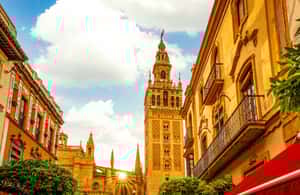 Séville : Accès prioritaire à la visite des cathédrales, de la Giralda et de l'Alcázar