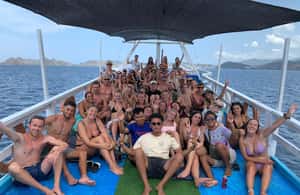 imagem n.3 de De Kopang: Ilha Komodo e viagem para ver tubarões-baleia - viagem de 4 dias atividade em Indonésia, carregada pelo fornecedor