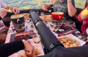 Image N°4 de Lausanne : vol en montgolfière avec fondue suisse activité à Canton de Vaud, publiée par le prestataire