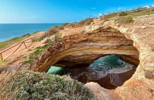 afbeelding n.3 van Vanuit Faro: Benagil, Marinha Beach, Algar Seco, 7 Valleys... activiteit in Praia do Carvoeiro, geüpload door aanbieder