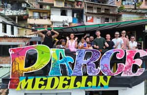 imagem n.4 de Medellín: Tour de grafite na Comuna 13 com comida de rua e teleférico atividade em Medellín, carregada pelo fornecedor
