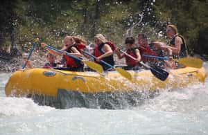 imagem n.4 de Parque Nacional de Jasper: Rafting de 2 horas em águas brancas atividade em Colúmbia Britânica, carregada pelo fornecedor