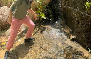 Obraz nr 4 z atrakcji Muscat: Prywatna wycieczka po Wadi Shab i Bimmah Sinkhole + bezpłatny lunch w Al-Mintakat asz-Szarkijja, przesłany przez organizatora