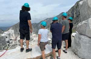 Immagine nº 3 di Dalla Toscana a Carrara: tour delle cave di marmo in jeep attività a Colonnata, caricata dal fornitore