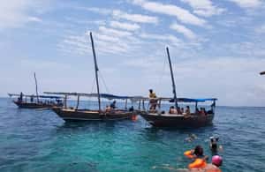 kuva n.3/Zanzibar: Sinisen laguunin snorklausmatkapäivä grillilounaalla aktiviteetista Unguja South Region, jonka toimittaja on ladannut