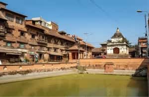 imagen n.º 3 de Katmandú: Kirtipur, Baishdhara, Swayambhu, Estupa de Boudha actividad en Katmandú, subida por el proveedor