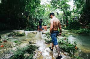 imagem n.3 de Ocho Rios: Aventura nas cataratas secretas Blue Hole com transferes atividade em Jamaica, carregada pelo fornecedor