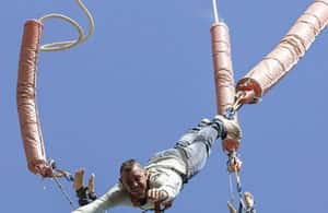 imatge núm.3 de l'activitat de Lloret de Mar: Experiència de salt amb tirachinas a Lloret de Mar, penjada pel proveïdor