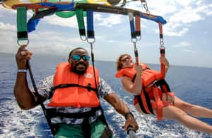 imagem n.3 de Montego Bay: Aventura de Jet Car e Parasailing atividade em Montego Bay, carregada pelo fornecedor