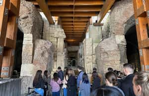 Obraz nr 4 z atrakcji Rzym: Ekskluzywna wycieczka po Forum Romanum i podziemiach Koloseum w Rzym, przesłany przez organizatora