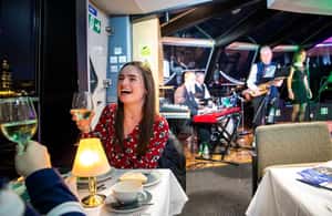 Image N°4 de Londres : Dîner-croisière sur la Tamise avec jazz en direct activité à Royaume-Uni, publiée par le prestataire