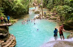 imagem n.3 de De Falmouth: Tour combinado de Blue Hole e River Tubing atividade em Clarendon, carregada pelo fornecedor