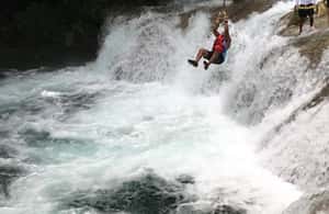 imagem n.3 de Falmouth: Excursão a Dunn's River Falls com Blue Hole atividade em Ocho Rios, carregada pelo fornecedor