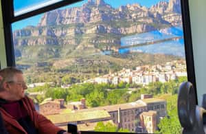 Immagine nº 4 di Tour per piccoli gruppi a Montserrat con treno e funivia attività a Catalogna, caricata dal fornitore