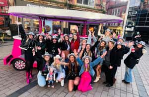 foto no. 4 dari aktivitas Belfast: Tur Golf Pub 2 Jam dengan Sepeda Pesta di Kota Belfast, diunggah oleh pemasok