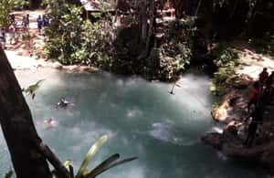 imagem n.4 de De Ocho Rios: Passeio pelo Blue Hole e Dunn's River Falls atividade em Ocho Rios, carregada pelo fornecedor
