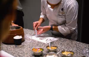 bild nr.4 av Paris: 45 minuters workshop i chokladtillverkning på Choco-Story aktivitet i Paris, uppladdad av arrangören