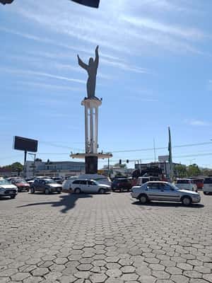 imagem n.2 de Excursão a pé pelo mercado de rua local atividade em Santa Cruz, carregada pelo fornecedor