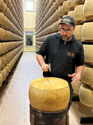 imagem n.2 de Emilia-Romagna: Parmigiano Reggiano, Dallara e tour do vinho atividade em Rizzone, carregada pelo fornecedor
