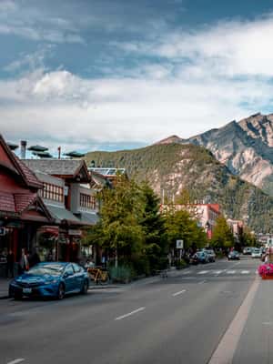pilt nr 2/Calgaryst: Moraine & Louise Lake, Banff & Falls Day Trip tegevusest Briti Columbia, üles laadinud tarnija