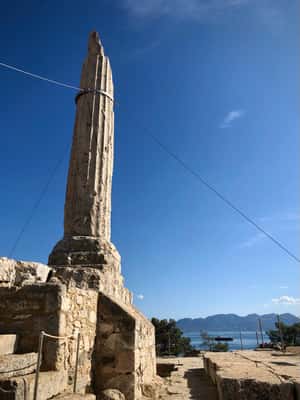 imagem n.2 de Aegina: Visita o centro da cidade, a história e as delícias gastronómicas atividade em Cidade de Egina, carregada pelo fornecedor