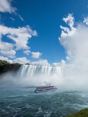 image n.2 of Niagara Falls Scenic Day Tour from Toronto Airport Pickup activity in Niagara Falls, Ontario, uploaded by supplier