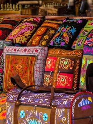image n.2 of From Delhi/Agra/Jaipur: Half day private shopping tour. activity in New Delhi, uploaded by supplier