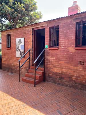 imagem n.2 de Joanesburgo: Excursão de 1 dia com o Soweto e o Museu do Apartheid atividade em Joanesburgo, carregada pelo fornecedor