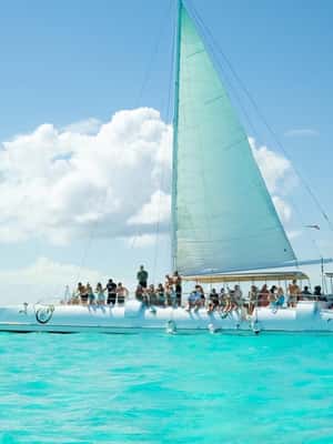 imagem n.2 de SAONA ISLAND: Barco Catamaran com Bar Aberto, Almoço e Mais... atividade em La Romana (Província), carregada pelo fornecedor