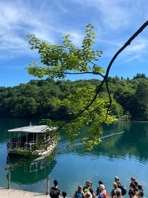 imagem n.2 de Zagreb: Visita guiada a Rastoke e aos Lagos Plitvice com ingresso atividade em Slunj, carregada pelo fornecedor