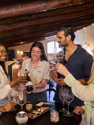 Bild Nr. 2 von Von Barcelona aus: Penedés Vineyards Tour mit 4WD und Wein & Cava Aktivität in Barcelona, hochgeladen vom Anbieter