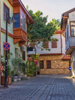 Muratpaşa içindeki Antalya: Şehrin Önemli Noktalarında Rehberli Eski Şehir Yürüyüş Turu etkinliğinin tedarikçi tarafından yüklenen 2 no'lu görseli