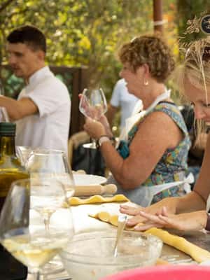 Immagine nº 2 di Firenze: Corso di cucina a San Gimignano con degustazione di vini attività a Firenze, caricata dal fornitore