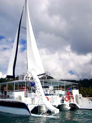 Immagine nº 2 di Tour in catamarano e snorkeling attività a Tamarindo, caricata dal fornitore