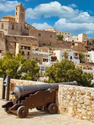 Image N°2 de Soleil, mer et histoires : Visite privée à pied d'Ibiza activité à Ibiza (ville), publiée par le prestataire