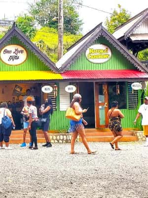 imagem n.2 de De Montego Bay: Tour guiado de 9 milhas pelo local de nascimento de Bob Marley atividade em Clarendon, carregada pelo fornecedor
