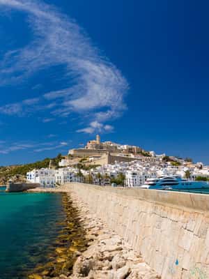 Image N°2 de Depuis l'est d'Ibiza : Transfert aller-retour en ferry de la ville d'Ibiza activité à Santa Eulària des Riu, publiée par le prestataire