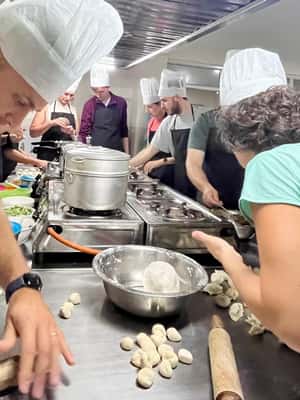 imagen n.º 2 de Katmandú: Clase de cocina nepalí y Momo dirigida por mujeres locales actividad en Katmandú, subida por el proveedor