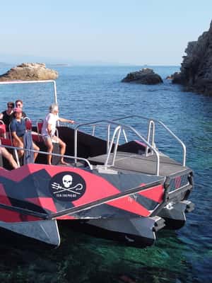 Image N°2 de Demi-journée : après-midi détente vers les îles Lavezzi et Cavallo activité à Porto-Vecchio, publiée par le prestataire