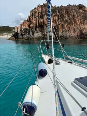 Immagine nº 2 di Da Palau:Tour in barca a vela nell'Arcipelago La Maddalena attività a Sardegna, caricata dal fornitore