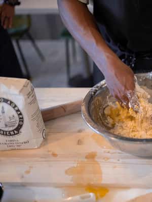 Immagine nº 2 di Corso di cucina: Ricette autentiche italiane con pranzo attività a Monteriggioni, caricata dal fornitore