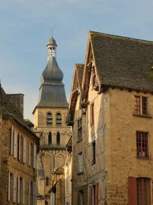 image n.2 of Sarlat Gourmet Tour & Market Visit with Tastings activity in Sarlat-la-Canéda, uploaded by supplier