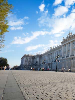 image n.2 of Madrid: Royal Palace Guided Tour with Skip-the-Line Entry activity in Madrid, uploaded by supplier