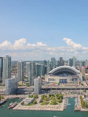 Obraz nr 2 z atrakcji Toronto: Wycieczka prywatnym helikopterem dla dwojga w Toronto, przesłany przez organizatora