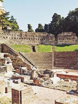 Immagine nº 2 di Trieste: tour privato a piedi di 2 ore attività a Trieste, caricata dal fornitore