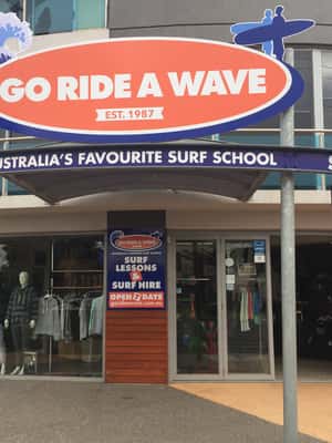 imagem n.2 de Torquay: Aula de surf de 2 horas na Great Ocean Road atividade em Torquay, Victoria, carregada pelo fornecedor