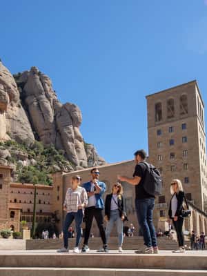 Bild Nr. 2 von Ab Barcelona: Halbtägige Montserrat- und Reittour Aktivität in Katalonien, hochgeladen vom Anbieter