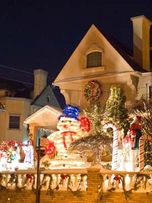 image n.2 of From Manhattan: 4-Hour Christmas Lights Luxury Bus Tour activity in New York City, uploaded by supplier